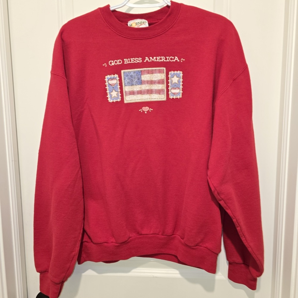 Women's Vintage Morning Sun 'God Bless America' Red Sweatshirt,  Size‎ M-L
